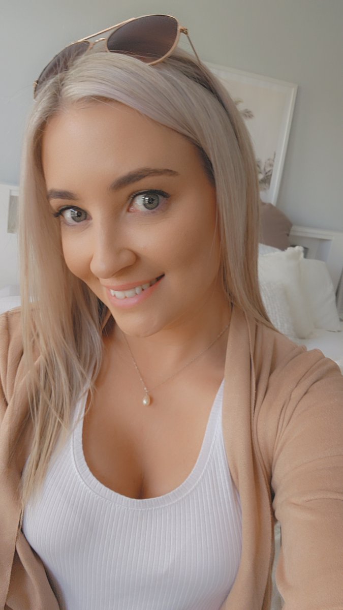 Elly Mae Baker on Twitter: "I'm so glad today is a holiday 🥰"