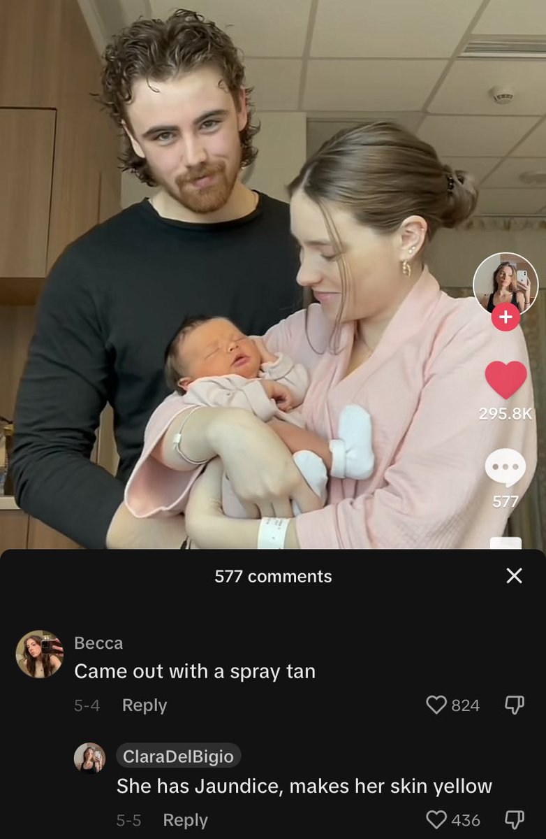 tinybookclub_'s tweet photo. help 😭😭😭😭😭😭😭😭😭 https://t.co/3gXyzSirOr