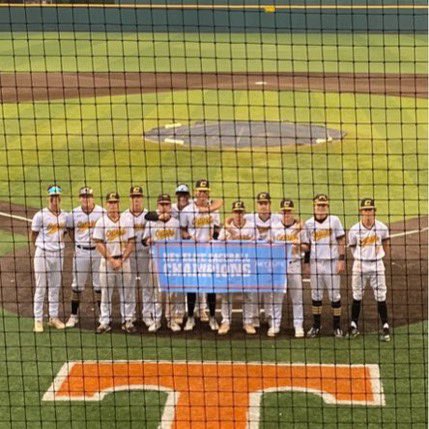 MOBulls17u's tweet photo. CHAMPS 🏆 https://t.co/nwTOqq5r8L
