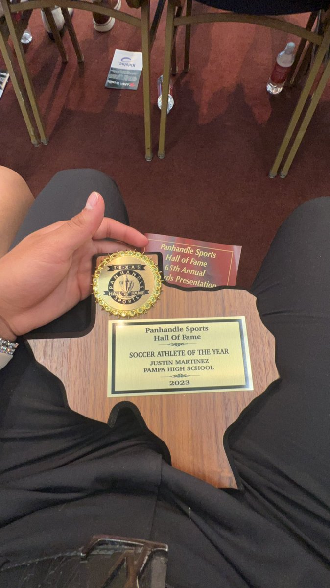 _Justin_Mtz's tweet photo. Proud to announce that I have been inducted into the Panhandle Sports Hall of Fame!🙏🏼 

(also got to meet Ex-NFL player Ziggy Hood!) https://t.co/CPWEdJSo9g