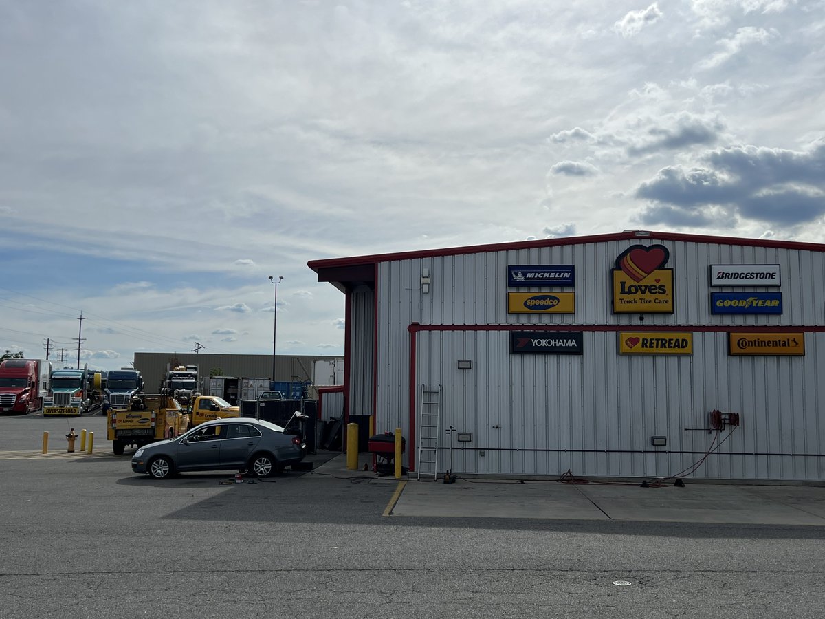beetlebaileyYT's tweet photo. How many mechanics do you need to fix the brakes on a car at the loves? @SpeedcoPM @LovesTravelStop #loves #postfallsID (NOT A SEMI TRUCK) https://t.co/D0gXKpT01J