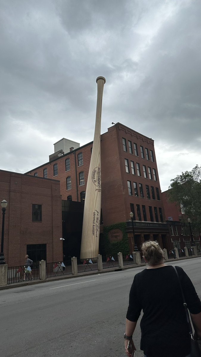telmaessantos's tweet photo. Oh hai Louisville, Kentucky! 👋 tomorrow meeting a customer and having exciting discussions 😍 #miltenyibiotec #macsima #MACSiQView #spatialbio #telmasUStour https://t.co/ucEIEV84jj