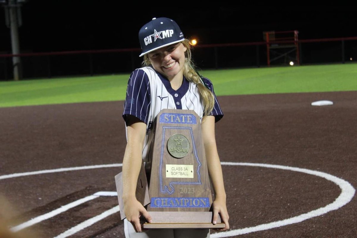 plainviewsoftb3's tweet photo. Congratulations Mia Tidmore for being the first ever Plainview Softball player to be selected for ASWA Super All-State! This means she was selected as one of the top 10 players in the state in all classifications! What an accomplishment! 

https://t.co/z4SbHWF9dM https://t.co/D9vakzfKzM