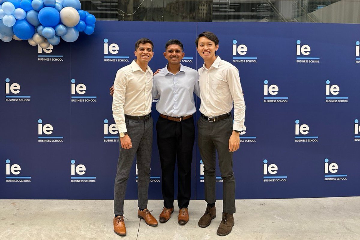sgSMU's tweet photo. As part of the #SMUExperience, undergrads can look forward to enriching experiences overseas whether it’s study missions or #SMUExchange programmes. Find out what made their exchange so unforgettable for these three #SGSMUSOA students. #SMUBlog https://t.co/ylWjrObDWh https://t.co/asvLEogA36