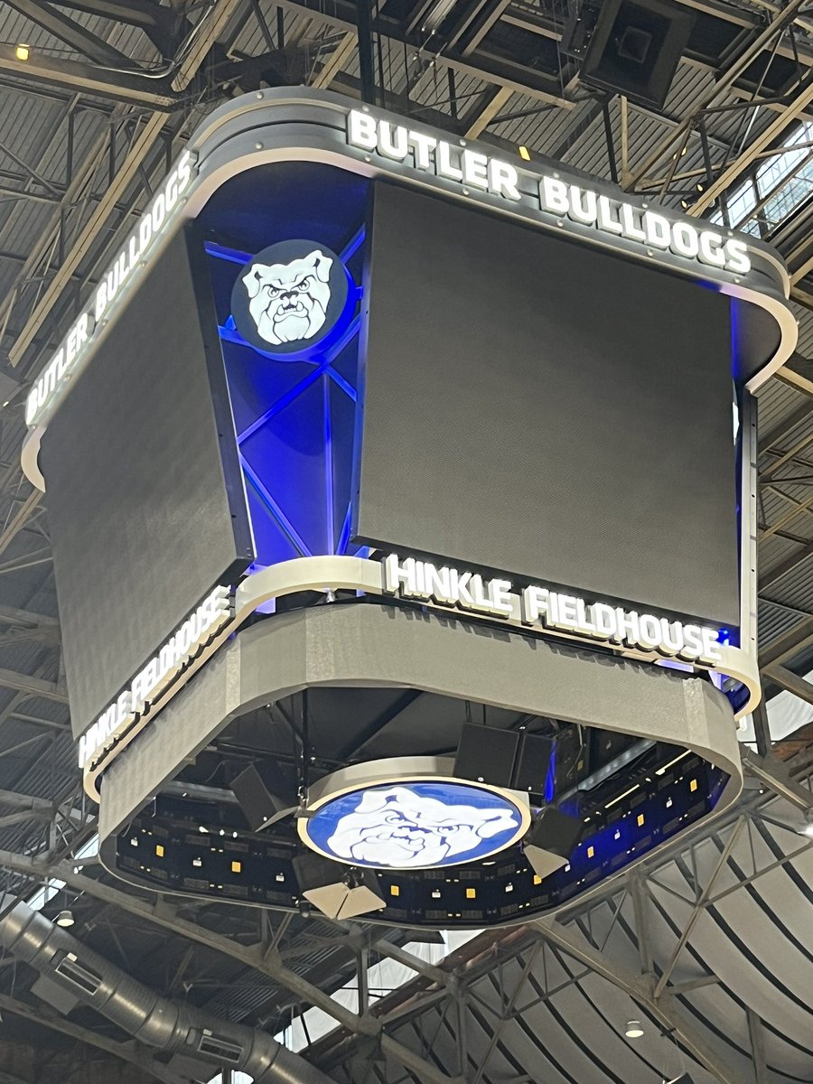 Dodi3Poynter's tweet photo. @GbballLapel 3-0 🧹🧹 #Butler ShootOut…. GM 2 Carmel Greyhounds! 42/41 ❤️🔥📈📈 @laniah_wills led with 12 pts, @MaddyPoynter 9 Rebs 2 ast @JocelynLove22 @_TaylorMroz were 🥵 w/ the 3!! #BigTeamWin Congratulations ladies!!! Big time is not where you are, it’s how you do it! 🖤💛 https://t.co/JlkTdY6VZG