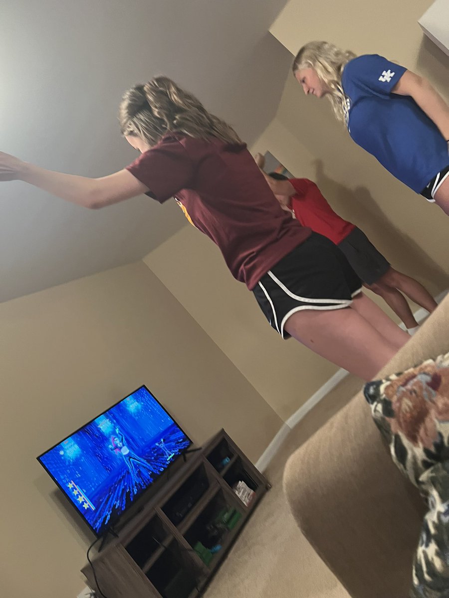 Sydney Koenig tweet media