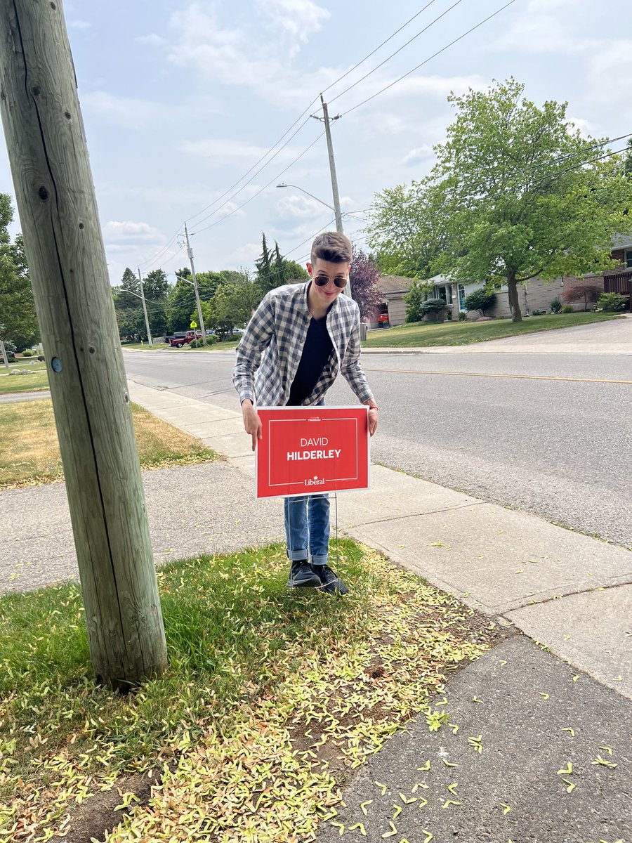 #TeamFortier and our #OttawaVanier Young Liberals were out knocking on doors in #Oxford & #NDGWestmount this weekend!

Early voting starts now - go vote #Liberal! #GoKnockDoors