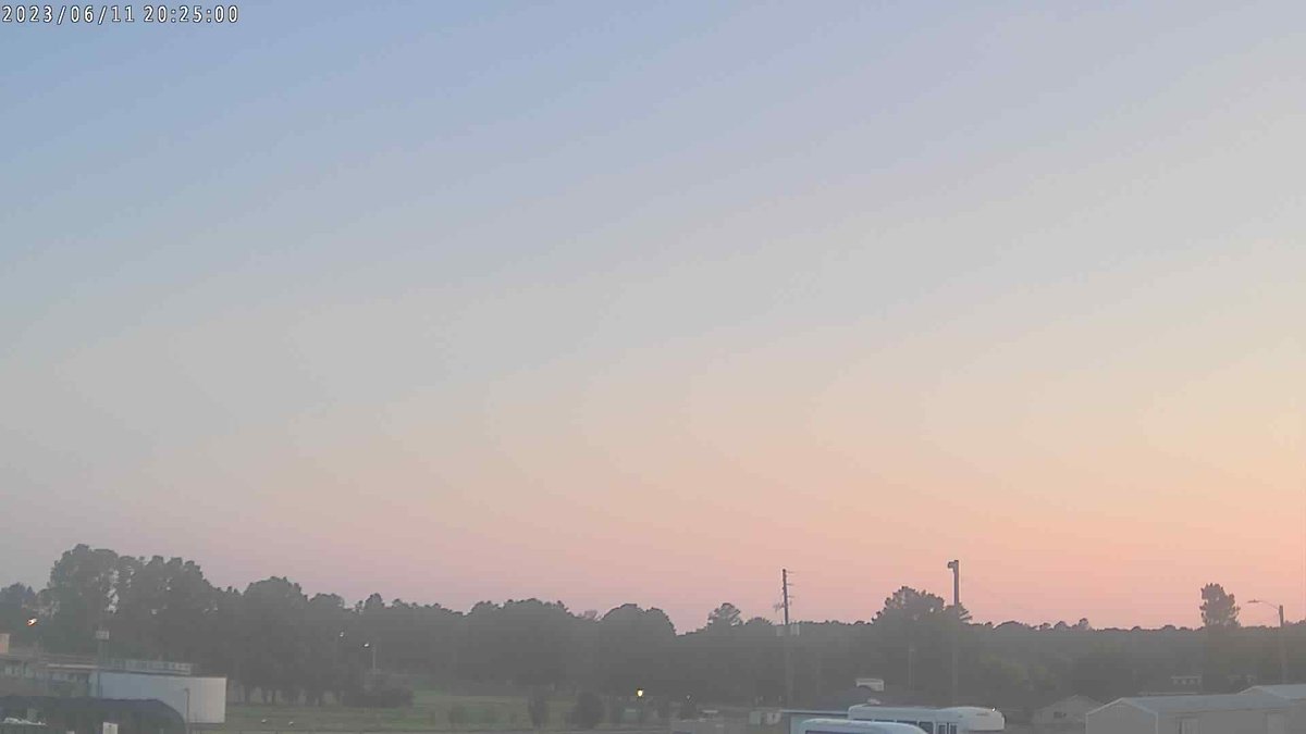 FSWNMadisonEOC's tweet photo. FSWN Madison County EOC at sunset and it's 80.9 F. #flsert https://t.co/qHCAs4Zp4t