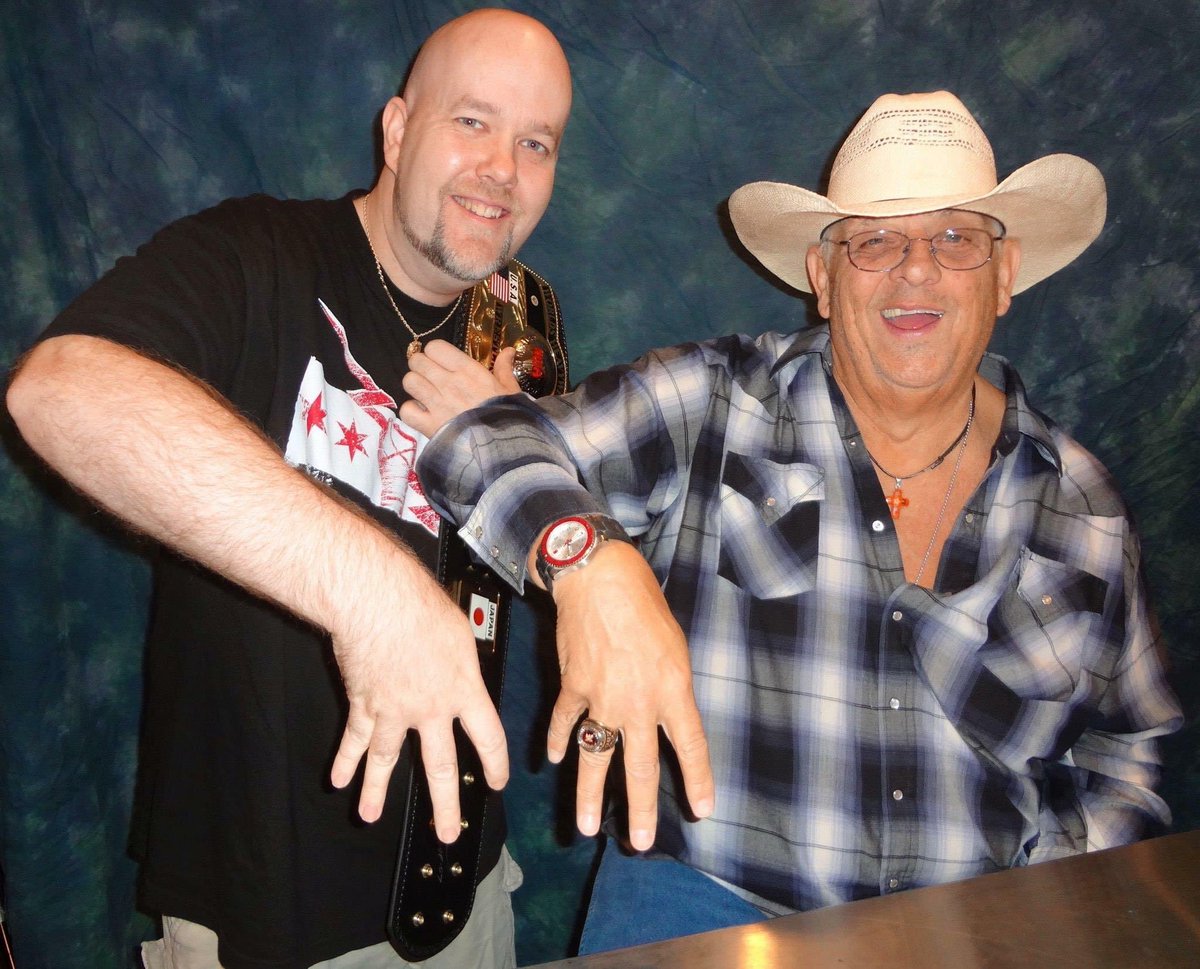 SGibbee's tweet photo. @dustinrhodes @CodyRhodes Your father was one of my favorite meet and greets. Got to live out a huge part of my childhood in just a few minutes. RIP… https://t.co/LsFM57wEX2