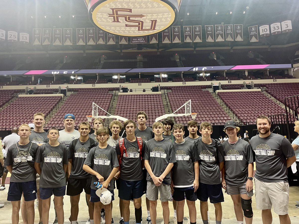 ConleyShort1's tweet photo. Great weekend of basketball with these young men. It was great to be able to play some tough competition, learn how to compete, and win! Looking forward to continuing the grind this summer. #KeepClimbing #FSU https://t.co/W0LPV6YBEd