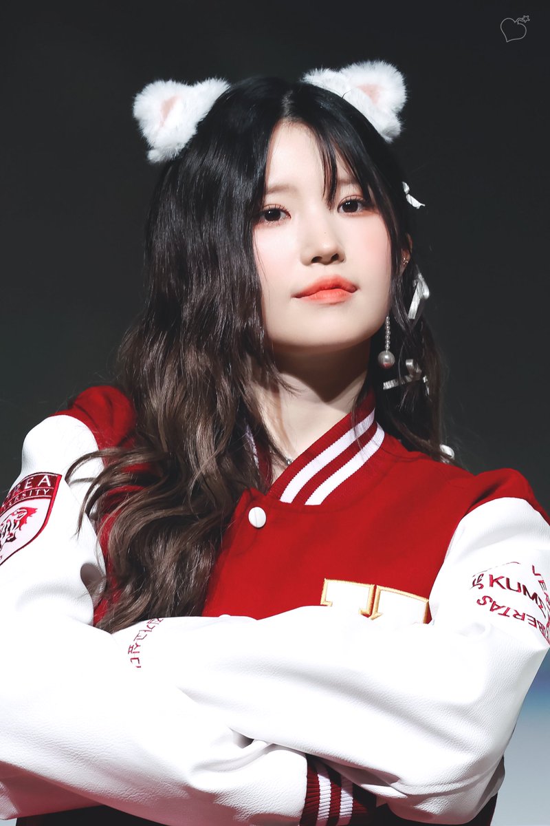 amourcalmar's tweet photo. 230611 팬사인회 하냥 HQ❤️

하영시🐱

#프로미스나인 #fromis_9
#송하영 https://t.co/kUjNXKuUsi