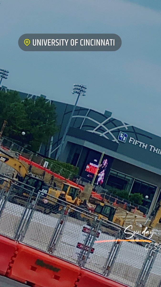 Crawford2410's tweet photo. @GoBearcatsWBB Shout out to the women’s basketball staff (FAMILY) for an amazing Elite Camp‼️now it’s time to go ice😂😂 Thanks again @CincyCoachTrina @CincyCoachAJ @Coach_Barlow20 @CoachBrina_ @CincyDoboAO https://t.co/U1W2ExP1lA