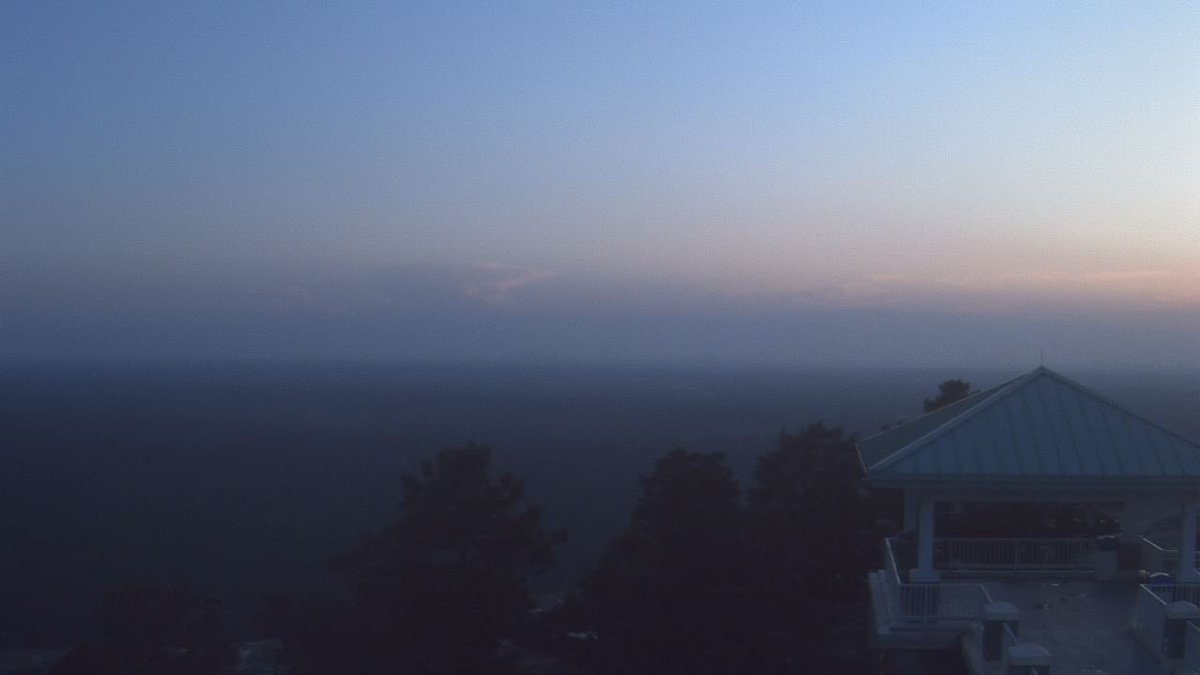 It's 76F in #Atlanta w clear sky &amp; winds 10.36mph humidity 77% #atl goo.gl/rgRHET