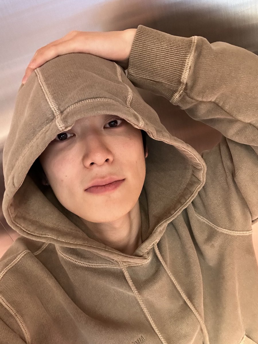 yunotized's tweet photo. 🍑: happy birthday czennie,
do you remember when we first decided on the names nctzen, czennie together? 
that time it felt thrilling and it was the first time it was fascinating too but now we have become more comfortable https://t.co/0ffSsFN6ER
