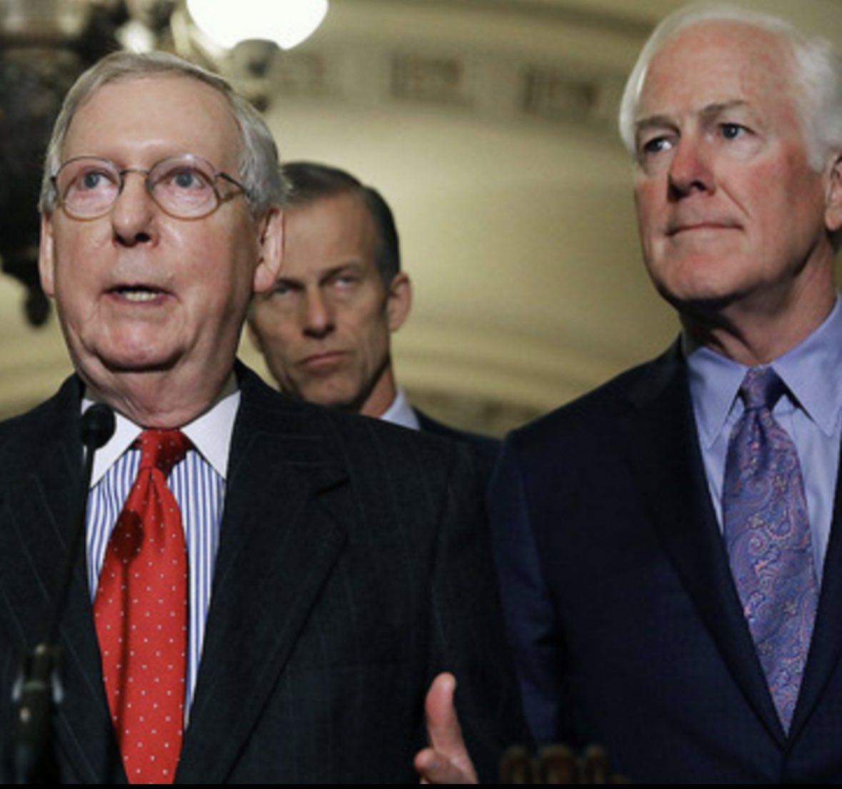 BREAKING:  The Senate GOP, including GOP leader Mitch McConnell appear as if they are ready for the party to move on from Trump.

Mitch McConnell reportedly says that Trump is a drag on the party and a 'flawed' general election candidate.

Senate Republicans John Thune and John…