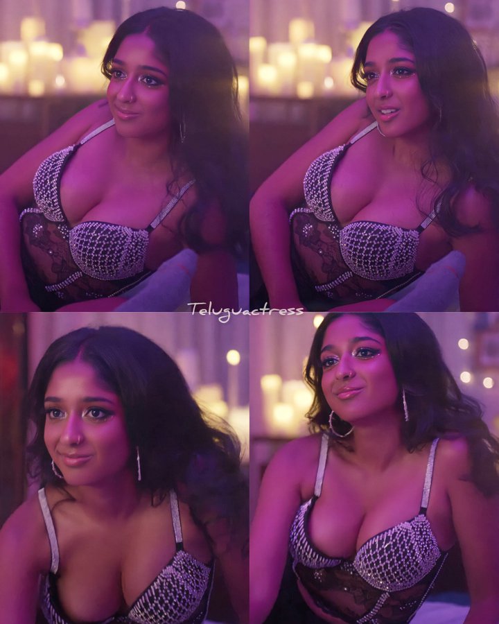 FyYh37qaEAEC-kJ?format=jpg&name=900x900