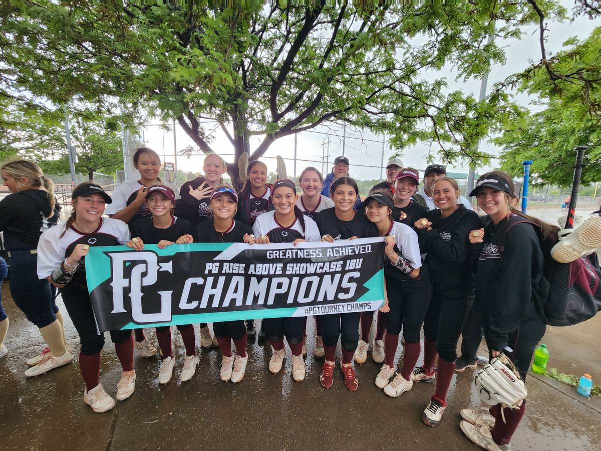 UofACam's tweet photo. Great job this weekend @EllaAthey03. Proud of your progress. .500 5rbi 2sb 1hbp 😆this weekend. @18uSmith https://t.co/3TRW2ABJpf