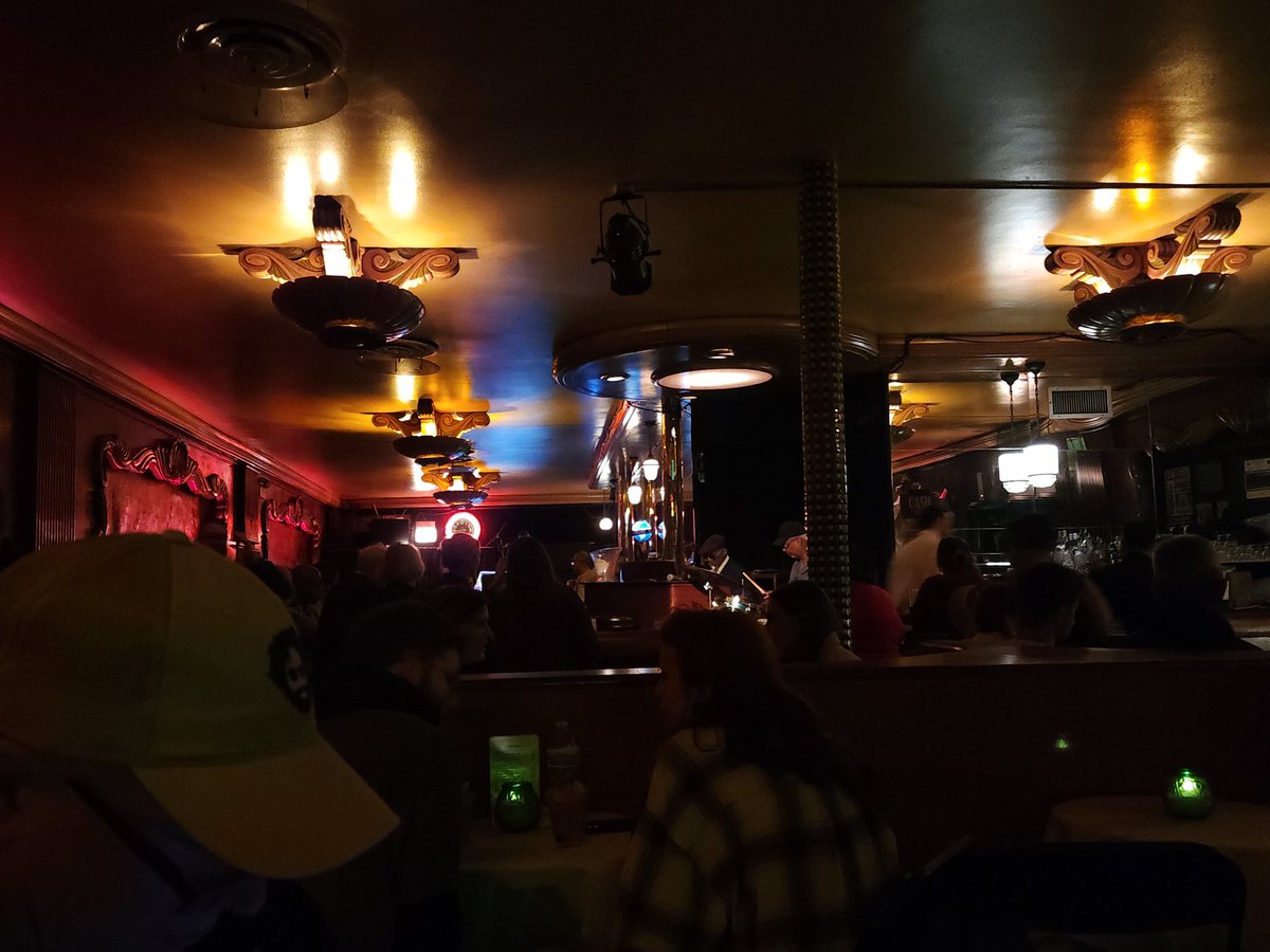 JuryNullify420's tweet photo. Having drinks at AL Capones Jazz club In uptown Chicago
@GreenMill #greenmill #alcapone #mobsters #jazz #jazzclub #chicago #mob #uptown https://t.co/6sIQ0nuDQ3