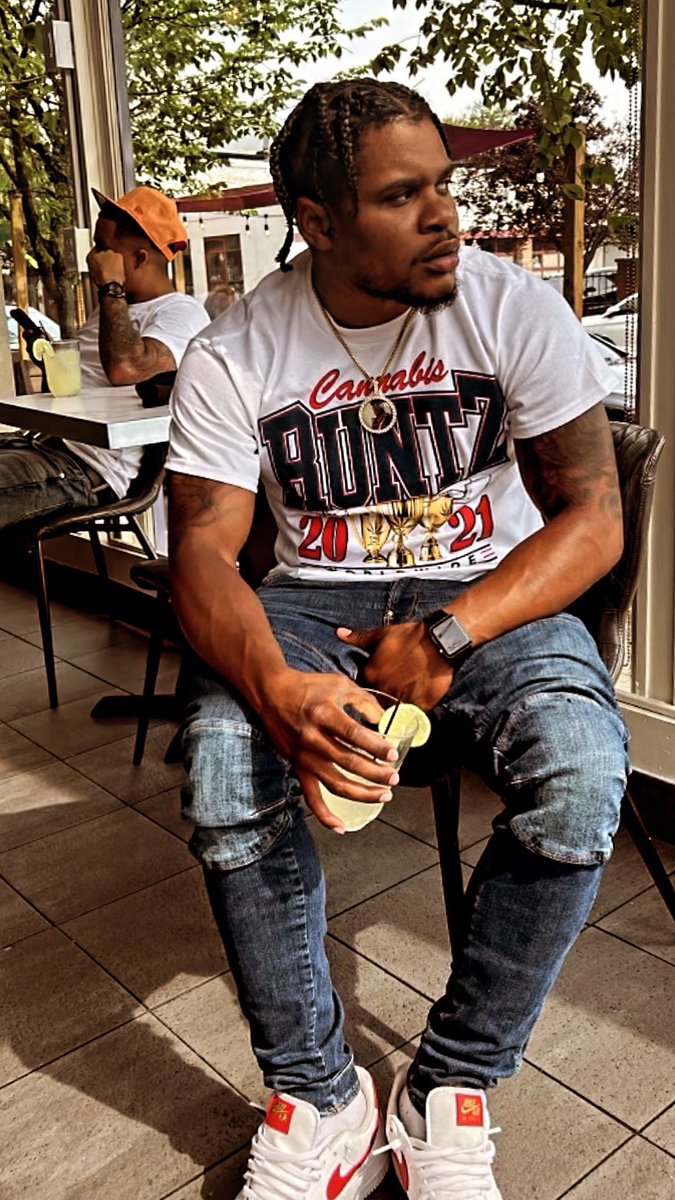 juwan_iam's tweet photo. 👑👑👑 https://t.co/Rt7zs4YhXy