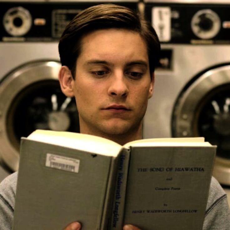 ᅠ
 ឵឵ 
Siento no haber estado por aquí, ya responderé todo ahora mismo.
Es algo difícil compaginar los estudios con salvar a la ciudad.

ㅤㅤ