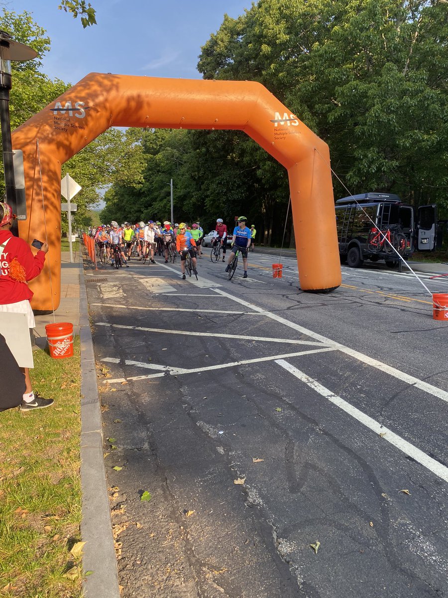 LauraHochMS's tweet photo. Spent the weekend working Ride the Rhode with some truly amazing cyclists! Perfect weather for our I Ride with MS riders to kick off day 2! 
 #bikems https://t.co/2xYxZK7kqY