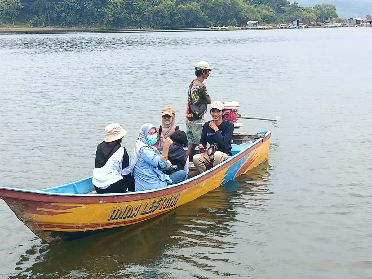 Kegiatan fasilitasi Pendampingan oleh Dinas Kelautan dan Perikanan dan Peternakan kabupaten Wonogiri pada Program Penelitian Mahasiswa UNDIP Departemen Akuakultur terkait Pemetaan Penyakit Ikan Budidaya dan Ikan Liar di Waduk Gajah Mungkur Kabupaten Wonogiri.