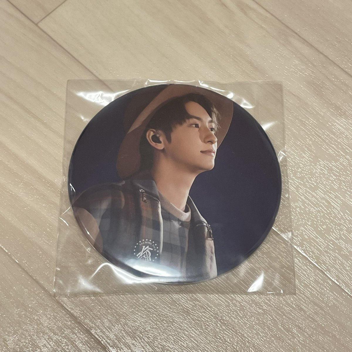 aaayuri0527's tweet photo. AAA 與真司郎　缶バッジ

【譲】
「AAA DOME TOUR  thank AAA lot 」
HMV購入特典 缶バッジ

【求】¥600(送料込)

普通郵便にて発送いたします。
＋料金で希望の発送方法に変更可能です。

詳しくはdmでお願いいたします。

#AAAグッズ交換　#與真司郎 https://t.co/HUSe4OcuYW