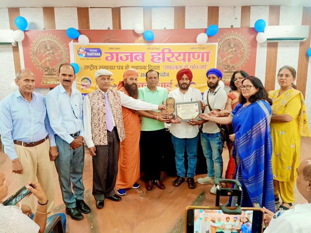 rtiindianews's tweet photo. RTI INDIA news के संस्थापक व मुख्य संपादक संसार सिंह जी और उनकी पूरी टीम का हरियाणा में मीडिया और शहर की जानीमानी हस्तियों द्वारा अवॉर्ड से सम्मानित कर स्वागत किया गया। https://t.co/cgK8zBITDz