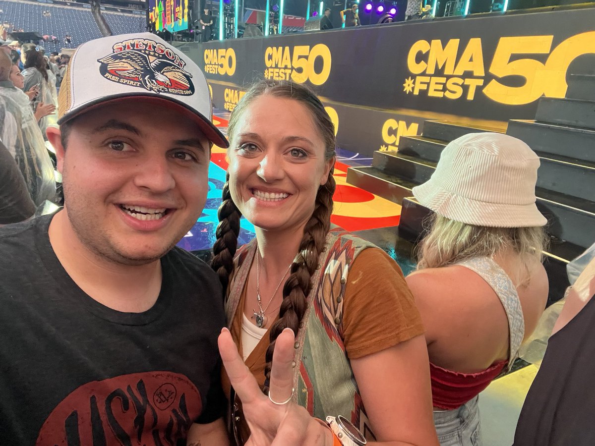 LukeAlisonnn's tweet photo. Donโt need better seats but so happy to be in the pit!!! #ChevyCMA ๐ค @CountryMusic https://t.co/EjdymxPdtH