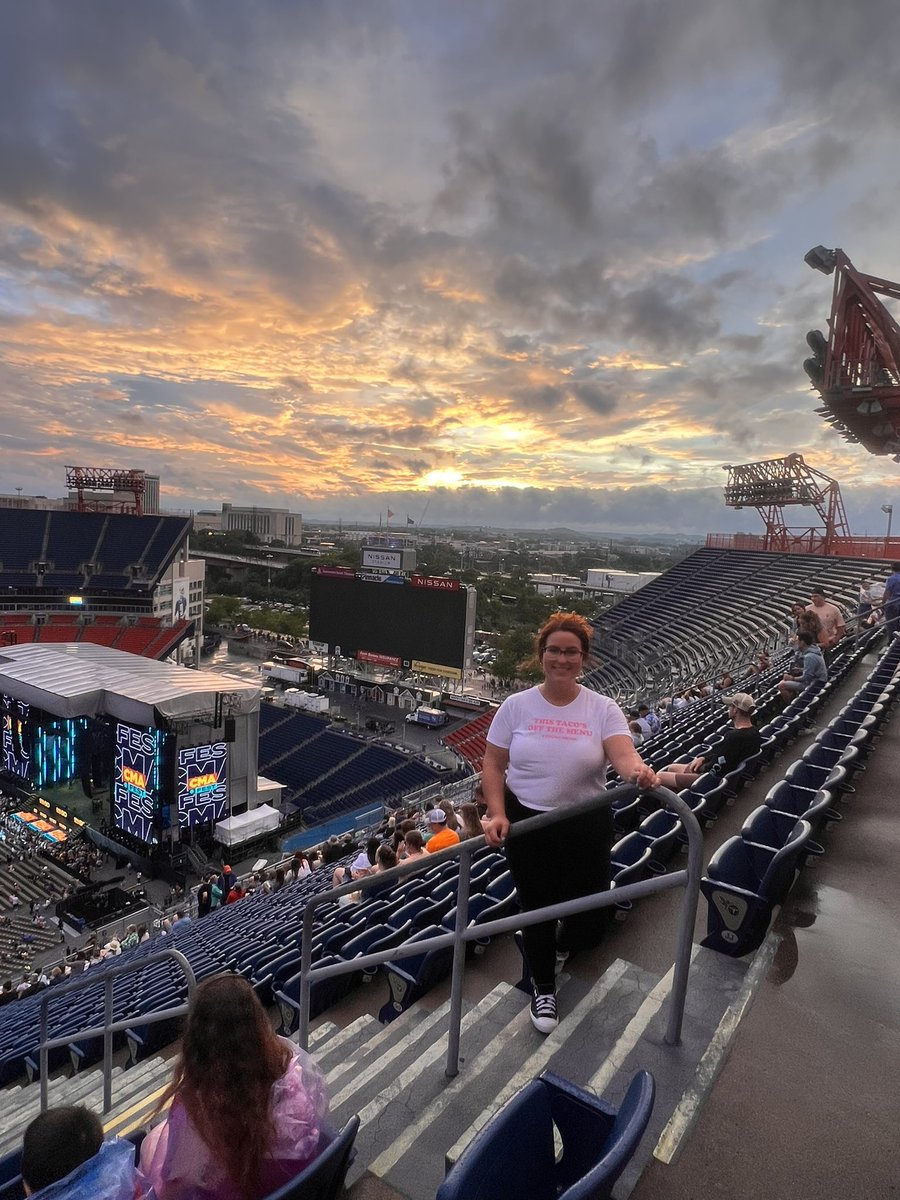 holly_b33's tweet photo. Hereโs to the last day of #CMAFest from section 313 ๐คช #ChevyCMA https://t.co/7wUEQhIMCQ