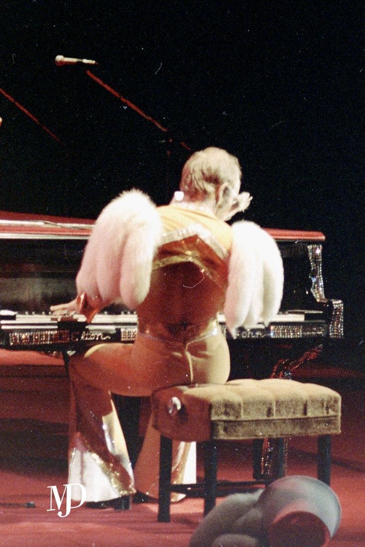 thinkeltonjohn's tweet photo. https://t.co/fVATzLYKp5
