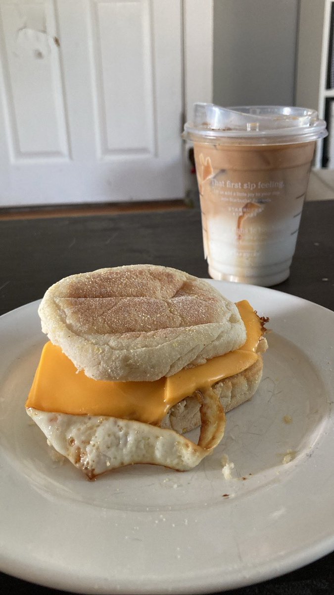 tinyadvjourney's tweet photo. Absolutely perfect morning today - treat from Starbucks with breakfast, then bike ride for an hour with Max 🖤 https://t.co/DyHE07xPkF