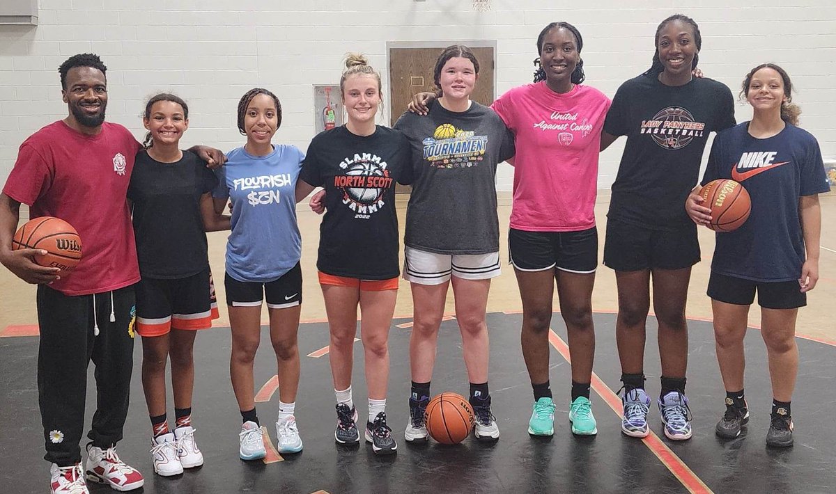 We got better today! <a href="/marti_isla/">Isla Marti</a> <a href="/moniquenelson_/">Monique</a> <a href="/lorenaawouu/">lorena</a> <a href="/malanijs/">Malani Schleisman</a> @AwouLynelle <a href="/Raelynlw11/">Raelyn</a>