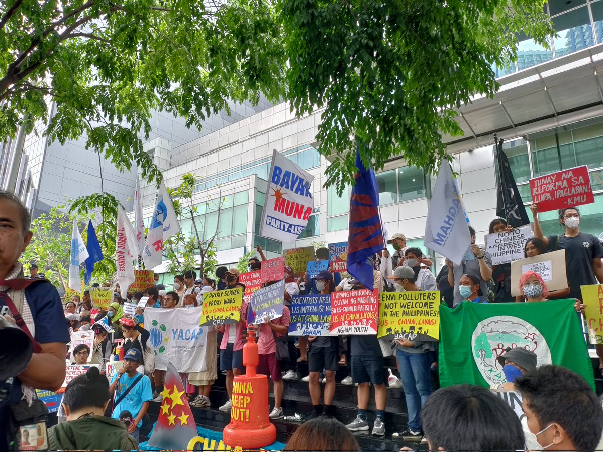 NOW: Science advocates join the mobilization in front of the Chinese Embassy to amplify the calls of upholding national sovereignty against China, especially with the ongoing aggression in the West Philippine Sea. 

#AtinAngPinas