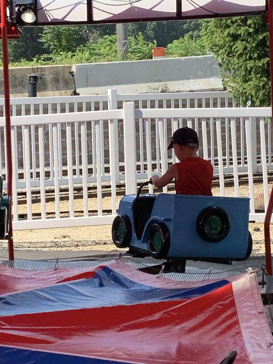 CallyIsRight's tweet photo. @SkrticX Memphis Kiddie park is the best! So many happy memories. https://t.co/jfzYf3iDx3
