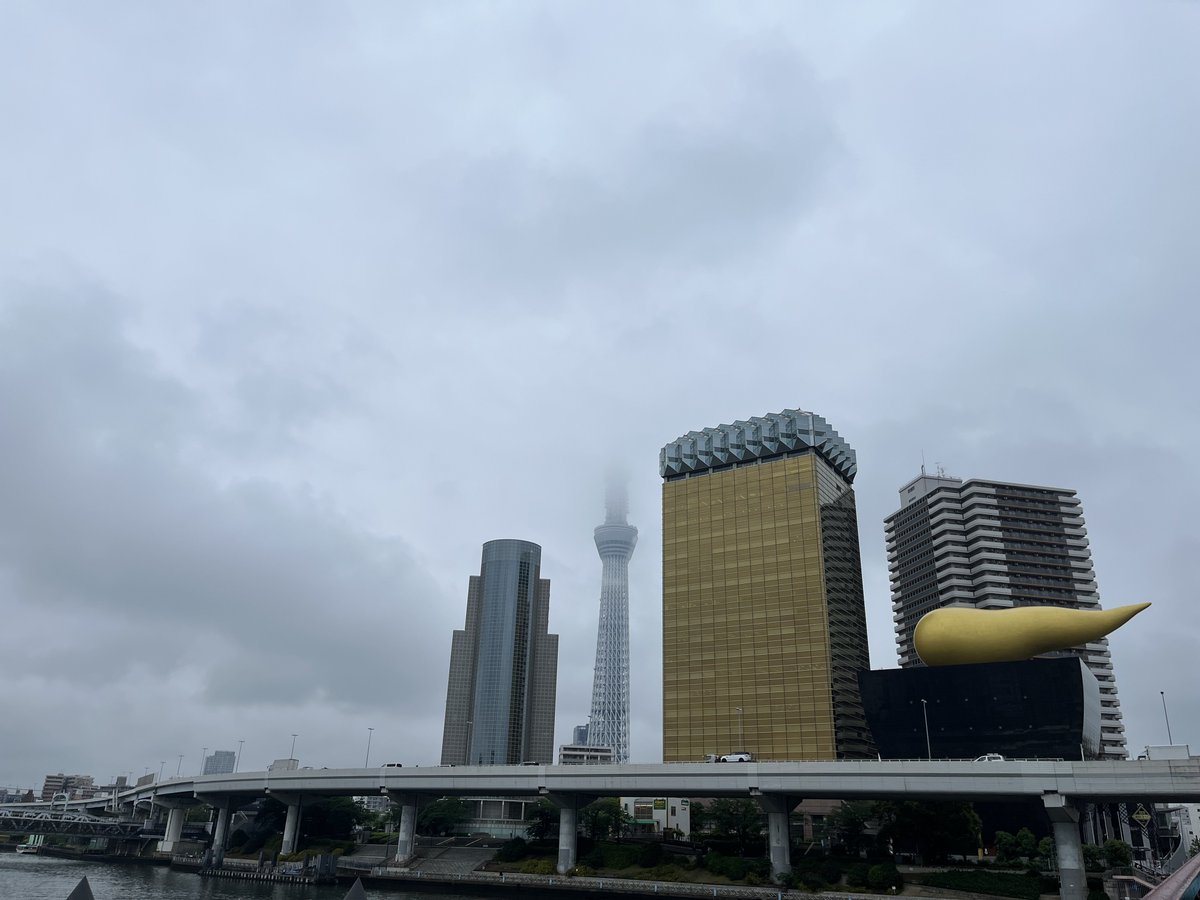 winter_fuyu123's tweet image. この前お友達と浅草に行ってきました🥺
食べ歩きしようと思ってたのに
ガッツリ食べてしまって無理だったけど
ラーメン美味しかったし楽しかったし
オッケー👍🏻👍🏻👍🏻
スカイツリーは曇ってて見えなかった😢

帰りに初めて新宿のディズニーストアに
行ったらドナルドのお誕生日お祝いしてた🎉
#浅草