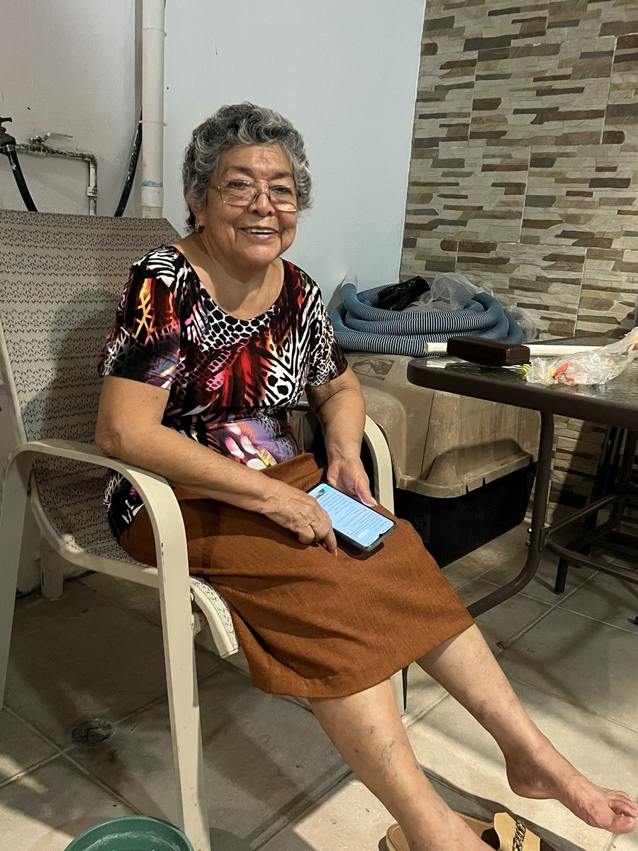 michellongoo's tweet photo. Me da tanta felicidad ver que mi abuelita está en un porcentaje de salud muy favorable y que en su próxima consulta nos dirán que está sana, es un cambio para todos pero hoy estamos felices de ver qué lleva más de 100% de avance y actitud en todo, te amo abuelita. 👵🏻❤️ https://t.co/j6FcpTLzMr