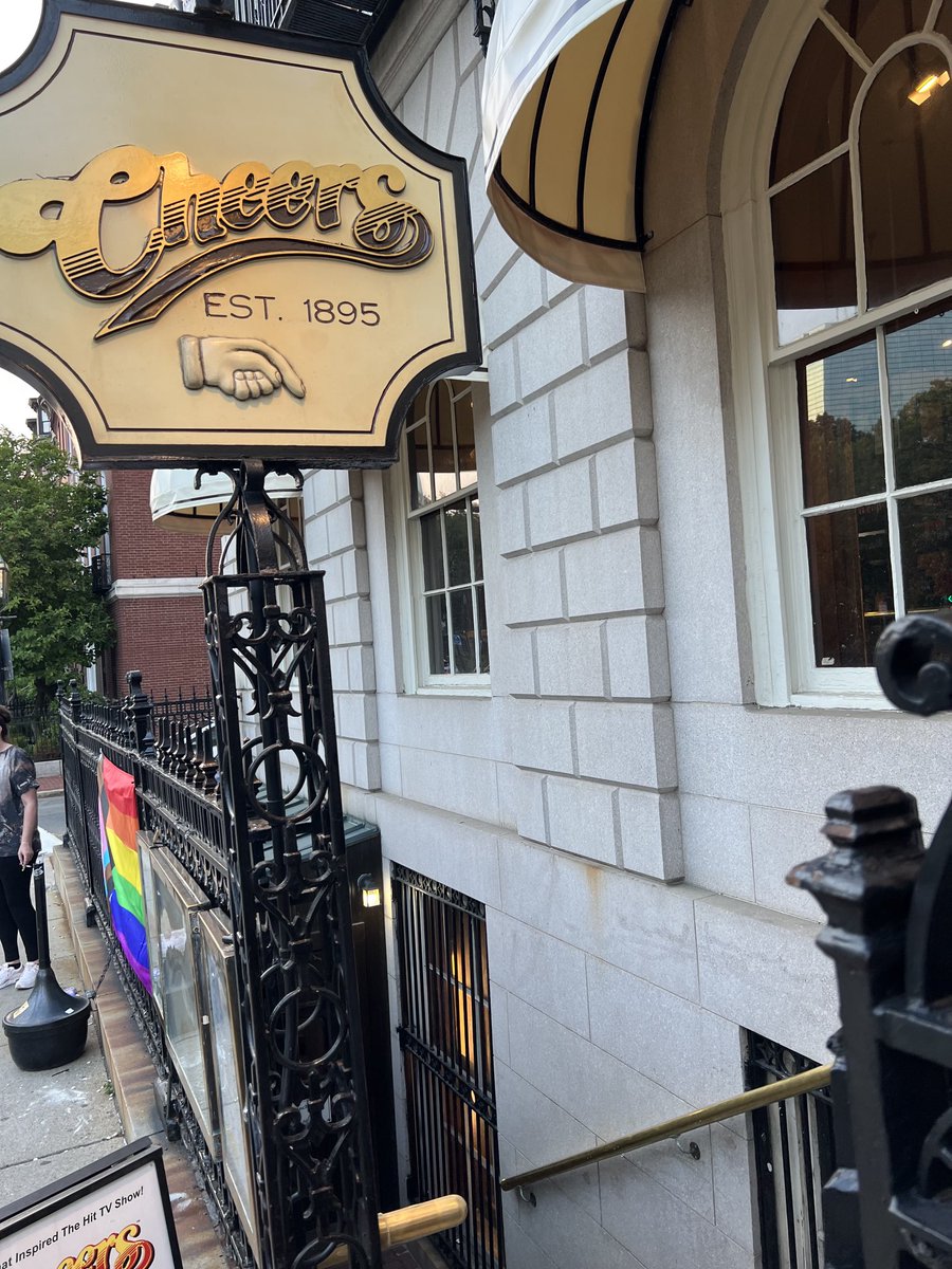 LLEW RODERICK tweet media