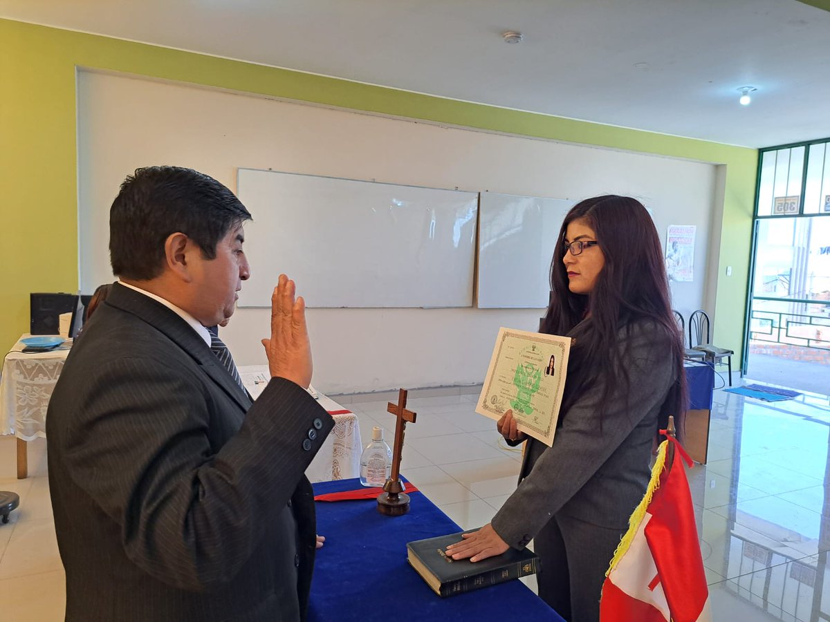 Acto de Juramentación a la Prof. Evelin Chamorro Clemente, en ceremonia especial.
¡ MUCHAS FELICIDADES !
🇦🇹 🏆 🥇 ⚽️
#educacionfisica