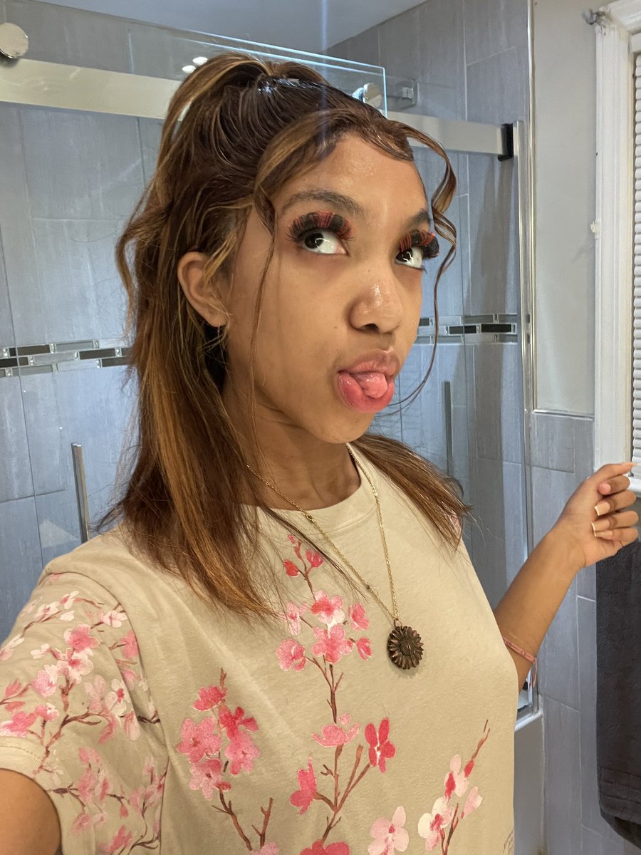 janisaavictori1's tweet image. Had To try something new 🤍. #janisadoingjustice #wigtech #wig