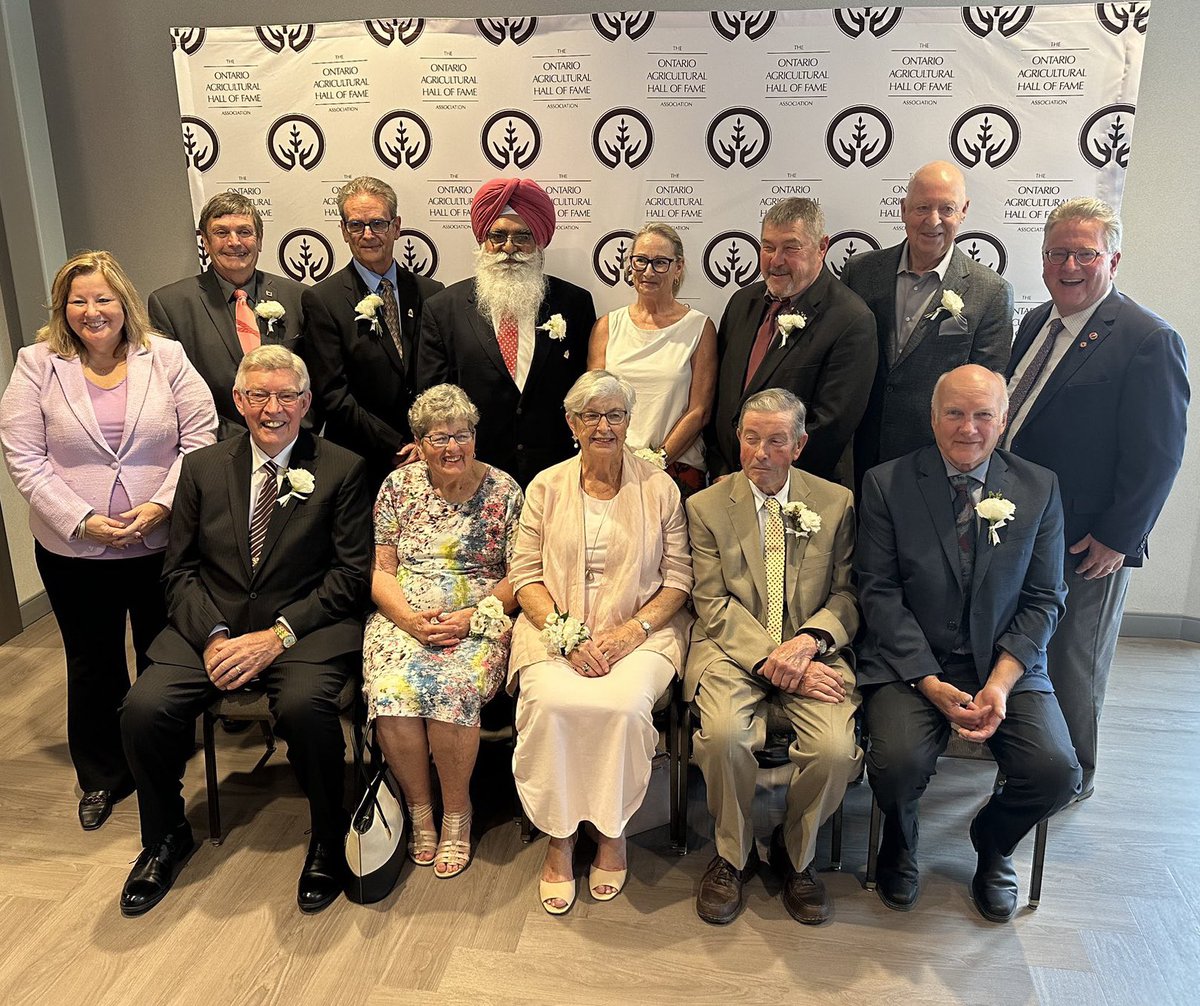 Joined a capacity crowd in #Elora today including <a href="/SenatorRobBlack/">Senator Rob Black, P. Ag. (Hon)</a> to celebrate
amazing people from across the prov who, because of their belief, passion &amp; commitment to Ontario’s agriculture &amp; food sector were inducted into ON’s Agricultural Hall of Fame #OntAg <a href="/OntAgHallFame/">OntAgHallFame</a>