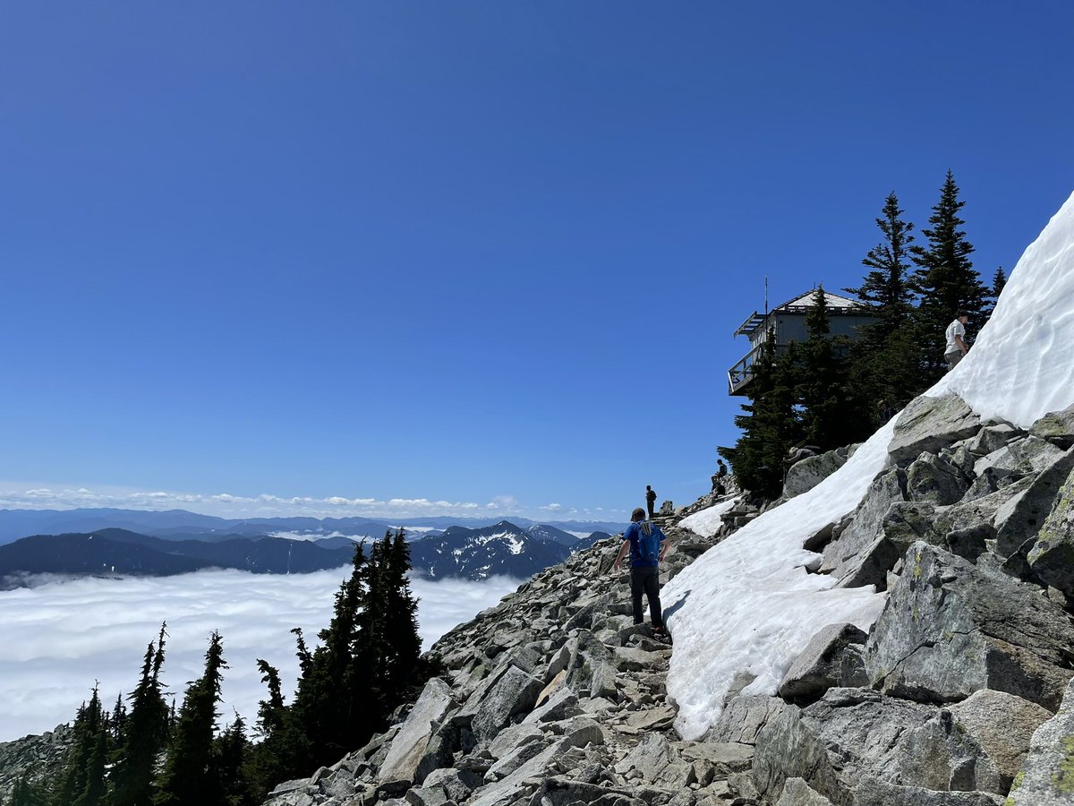 The #FireLookout on top of #GraniteMountain

#AlpineLakesWilderness #Cascades #PacificNorthwest