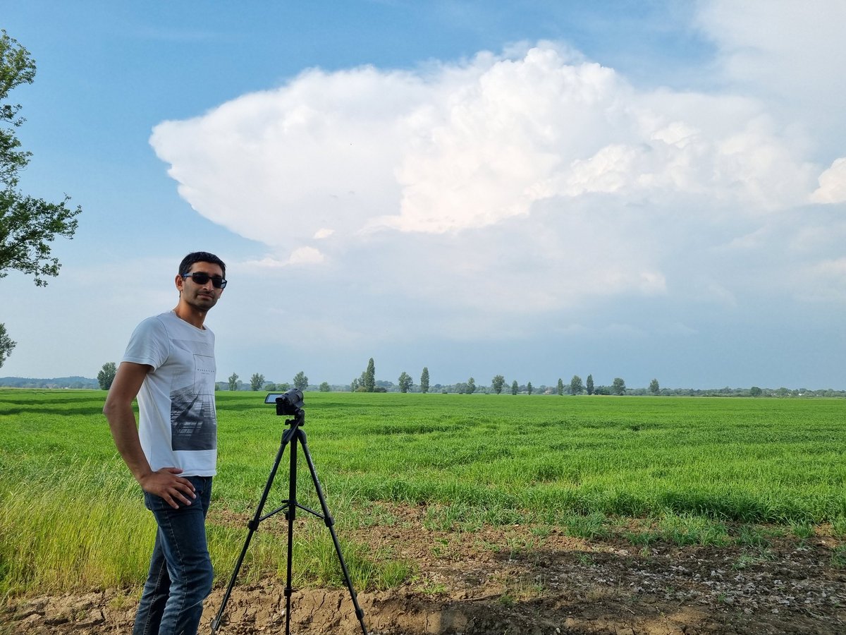 electricsky_uk's tweet photo. Today we chased a monster linear MCS squall line from birth to near-death as it fired in west #London and steamrolled all the way to the west country. Bearly kept up with it. Co chasing 420 miles with @UKWeatherChase great teamwork. Check out footage coming SOON. #thunderstorm https://t.co/myj0IBTmVq