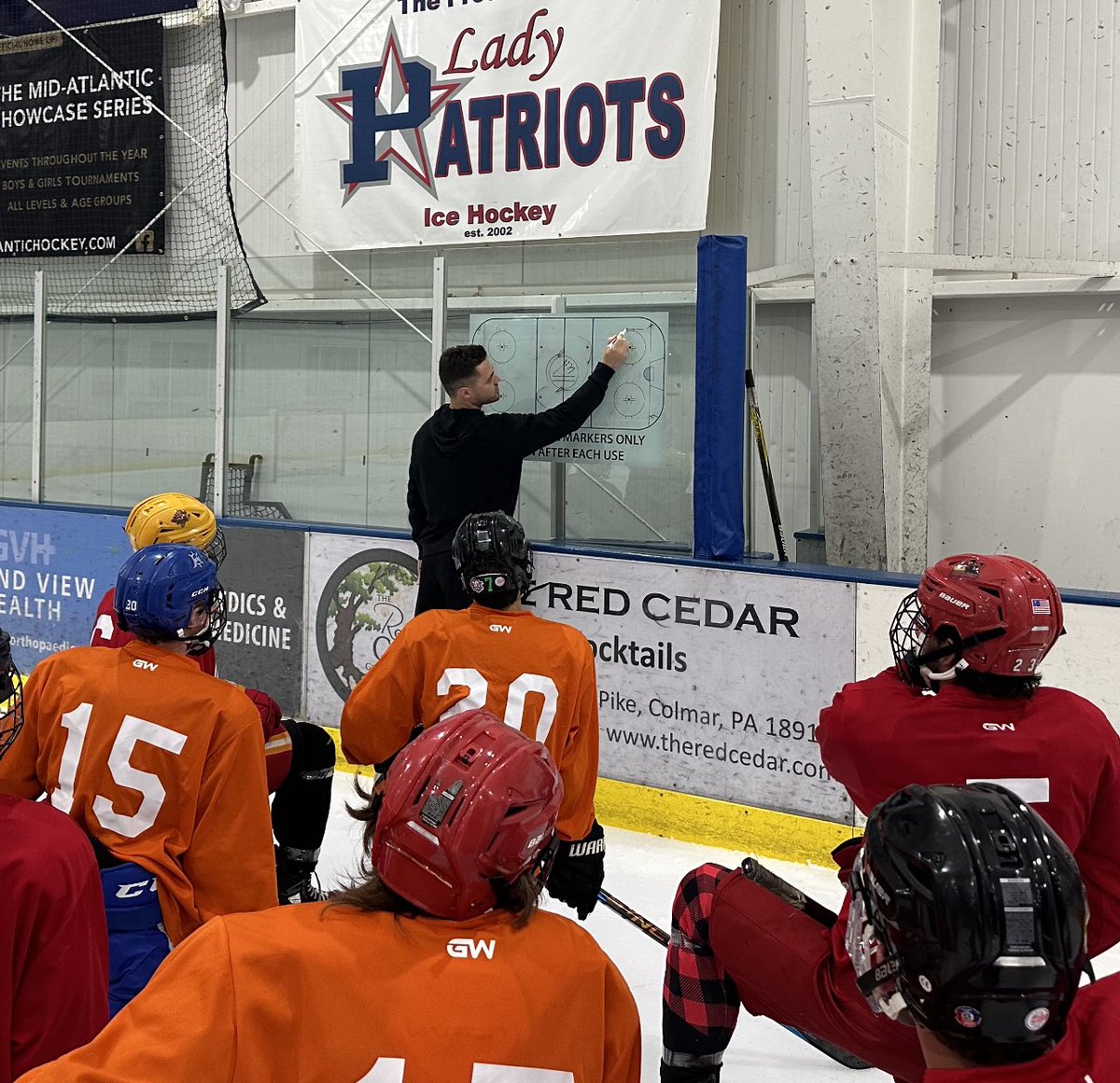 SaltCityPros's tweet photo. What a phenomenal weekend of SCP Hatfield! Team Red/Orange gets the 3-0 win on the third and final day. A fantastic weekend of development &amp; exposure. Big thanks to @HatfieldIce and @Arcadia_MIH for being amazing hosts! #scphatfield https://t.co/YGjpUhVFlD