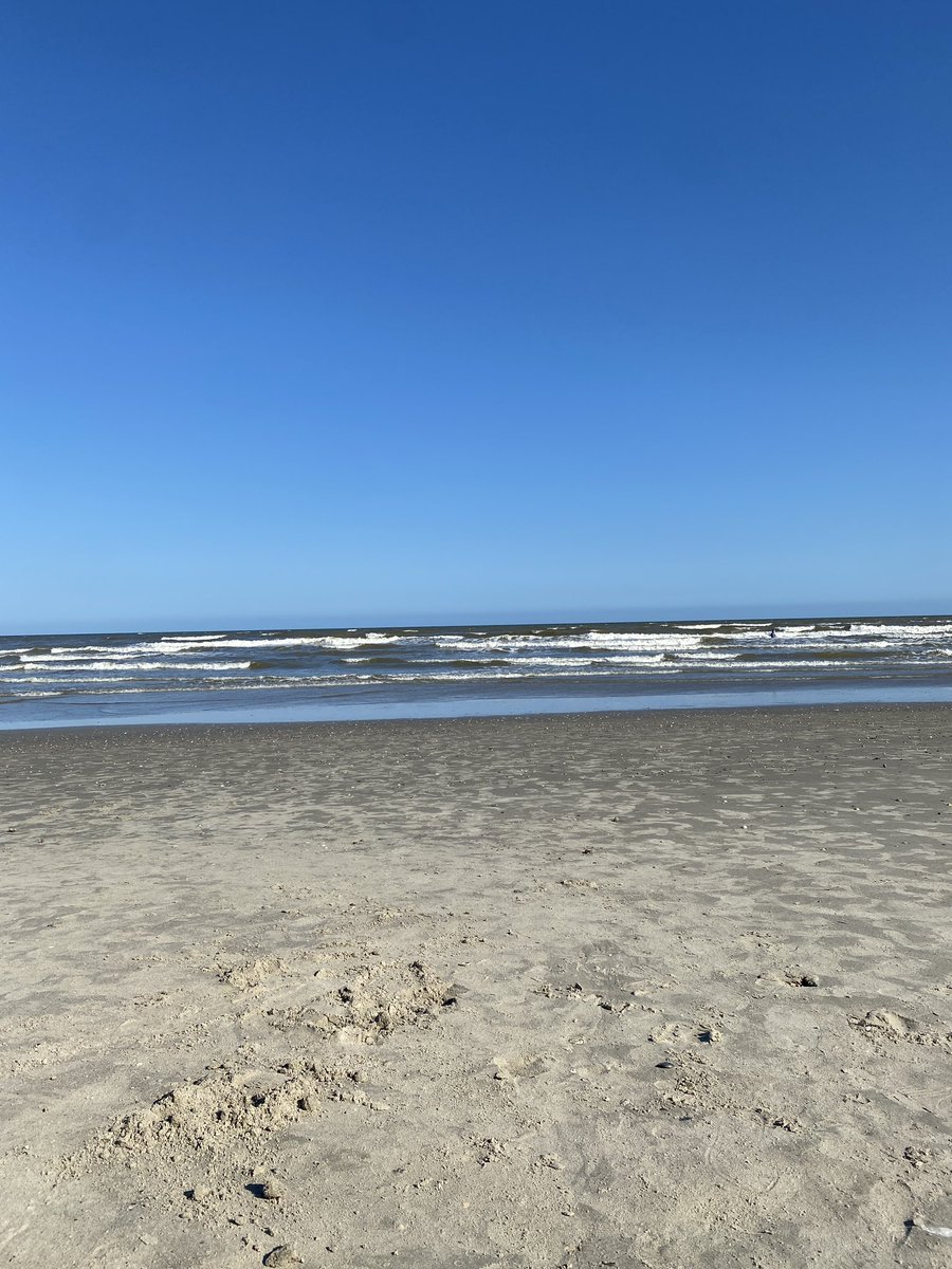 stowe2117's tweet photo. So excited to get away for a few days! The beach was windy for sure! #tcea #beachingnotteaching #galveston https://t.co/h7WWrKRhtO