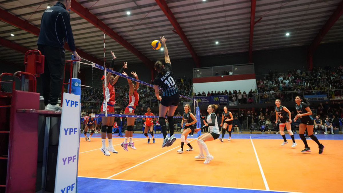 jordangallichio's tweet photo. Amistoso internacional. 

En Villa María, CBA, ganaron @LasPanterasARG 🏐🇦🇷

Fue 3-0 vs. 🏐🇨🇺 27-25, 25-18 y 25-19.

La máxima anotadora argentina fue @DaaniBulaich con 12 p.

@YasNizetich y @biancacugno 11p.

El próximo martes en Rosario estaremos por @TyCSports 
📸 @Voley_FeVA https://t.co/72GQpDfQxU