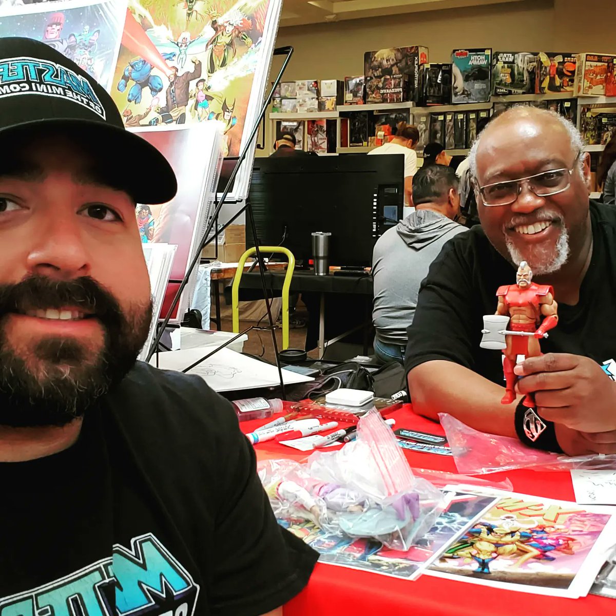 Got to hang out with Larry Houston today, a vintage MOTU minicomics artist! He was a great guy and has lots of history with tons of properties we love!! I gave him a Geldor, which was a character he created! #motu #TMNT #xmen #80scartoons #captainplanet #mastersoftheminicomics