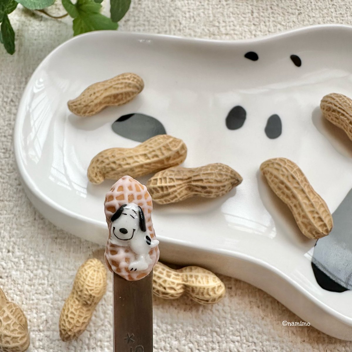 namimocchi's tweet photo. ツィザーにデコ
3D難しすぎてグダグダ
ぶさかわってことで😅
#スヌーピー #peanuts #3dnailart #粘土ジェル https://t.co/RdPPgVjIt0