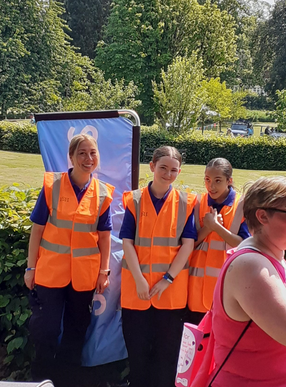 CadetsWMP's tweet photo. Great to meet @andy4wm as he set about the Km. What a way to celebrate your Birthday, such an amazing & worthy cause @raceforlife @CR_UK @StandardLifeUK #1DC & #1SH @cadetsWMP Flying the flags for @raceforlife @CR_UK & #walkers #runners #RFLinYourShoes Well done to you all ๐๐ https://t.co/8srSvtPg3x