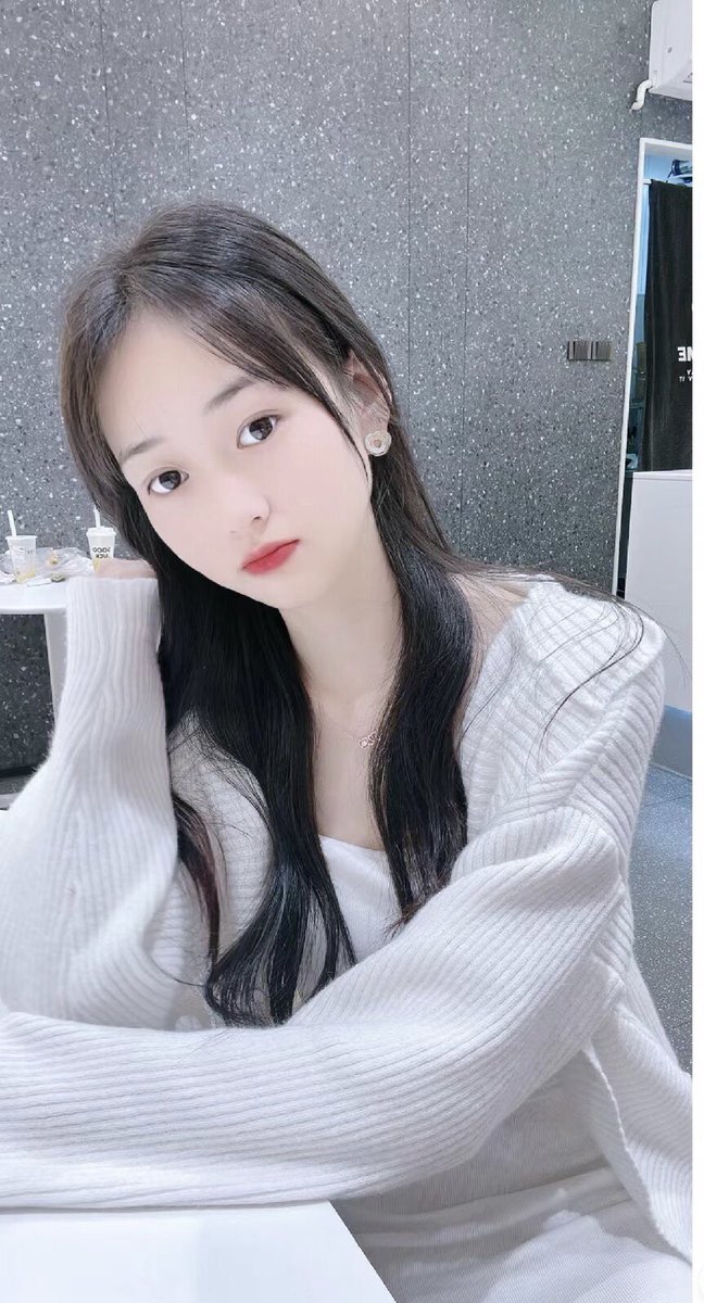 xia6895's tweet image. 食物令家有了难以描述的温情— #气质美女